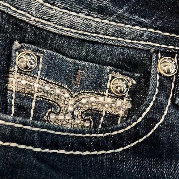 Beautiful rock revival shorts worn a couple times - Picture 4 of 7